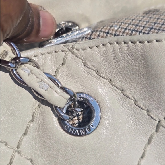 Vintage Authentic Chanel Quilted Tote Bag Cream Chain Strap Leather zip around - Picture 12 of 16